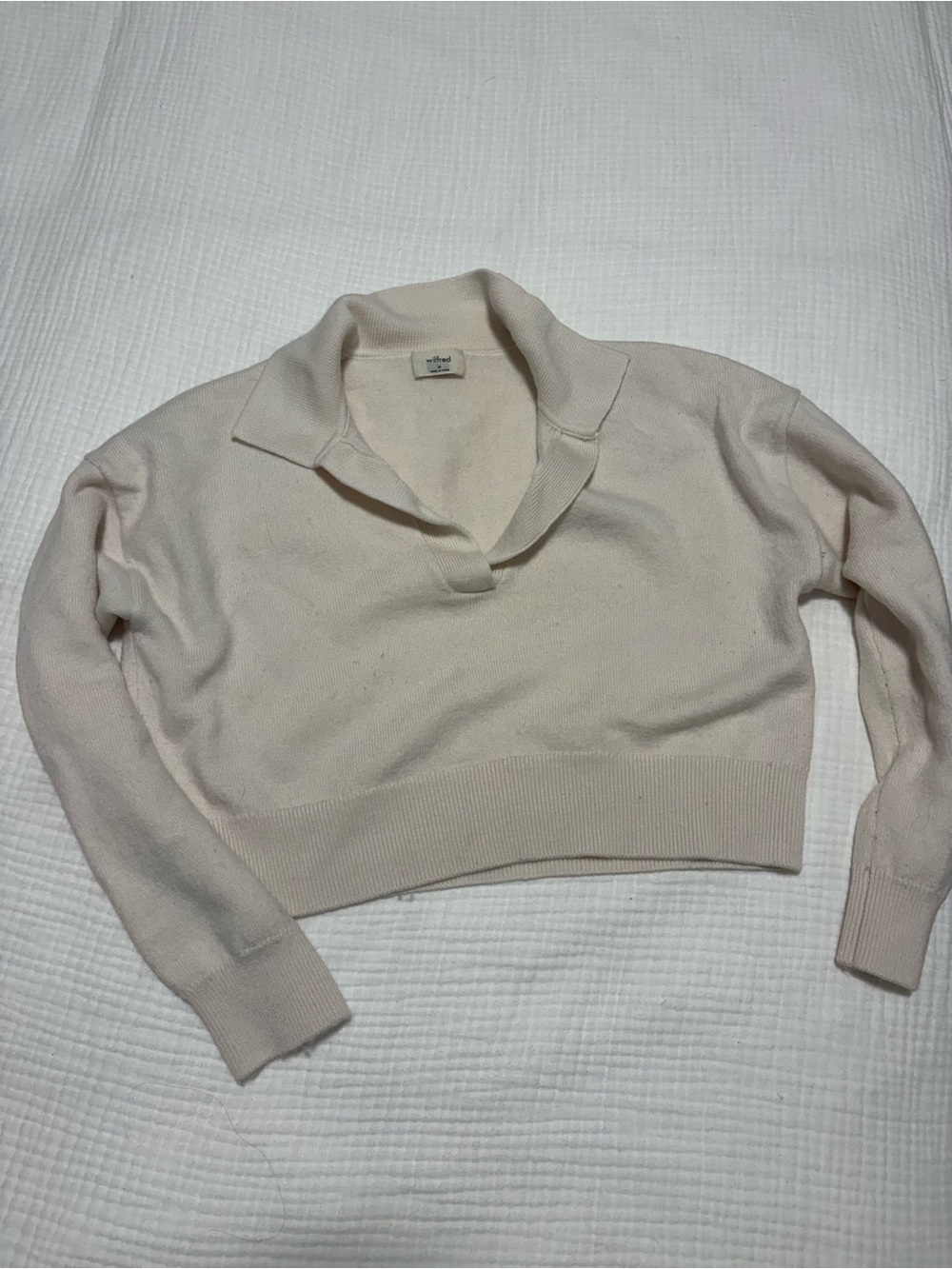 Aritzia V-Neck Cropped Sweater - Cream